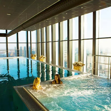 Fletcher Wellness-hotel 호텔 레이든