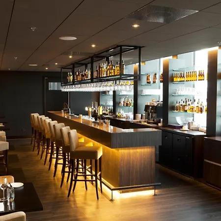 Fletcher Wellness-hotel 호텔 레이든